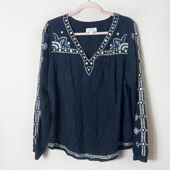 Velvet Chantel Embroidered Vneck Blouse Top Navy Blue size Medium - Picture 7 of 9